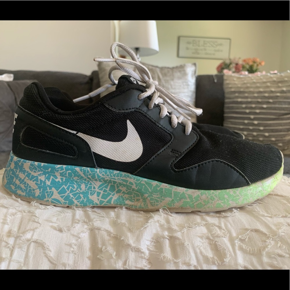 ❤️❤️ BLACK 👟 Nike Roshe Size 8.5